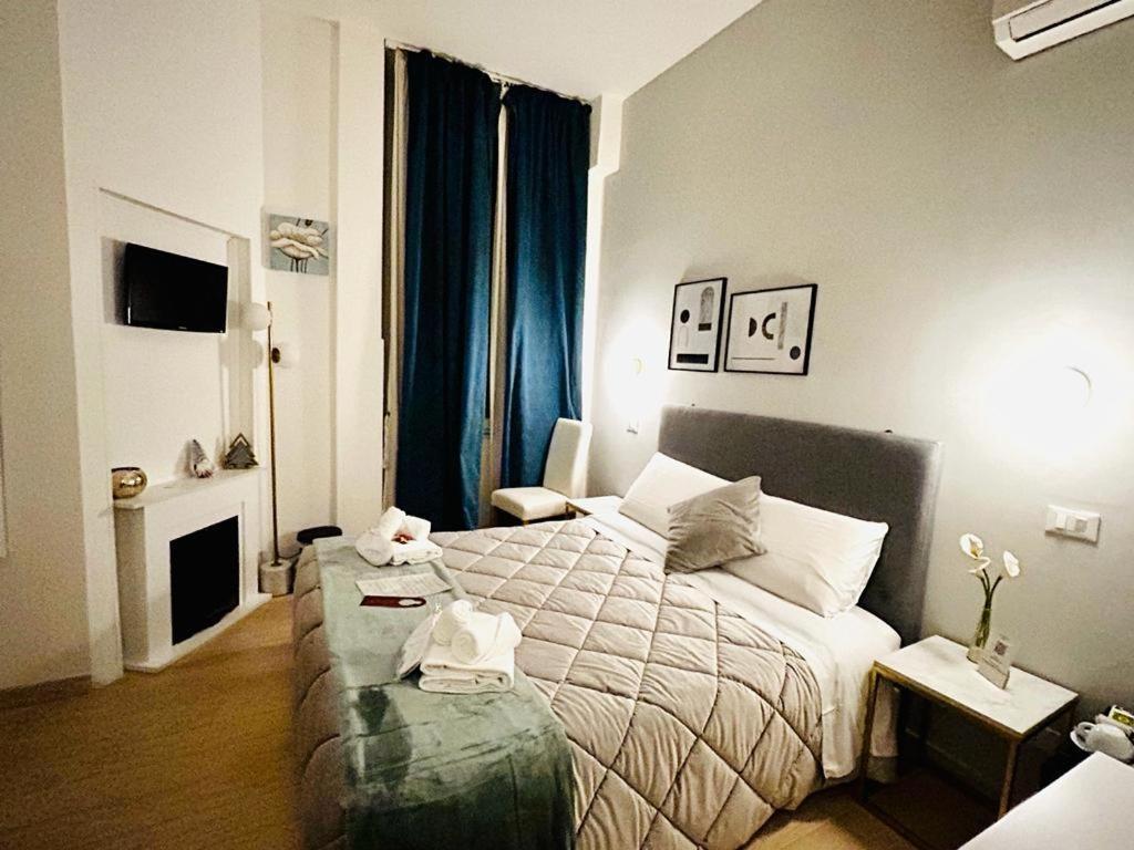 Ad Cavour Luxury Rooms - By Ad Roma Bilik gambar