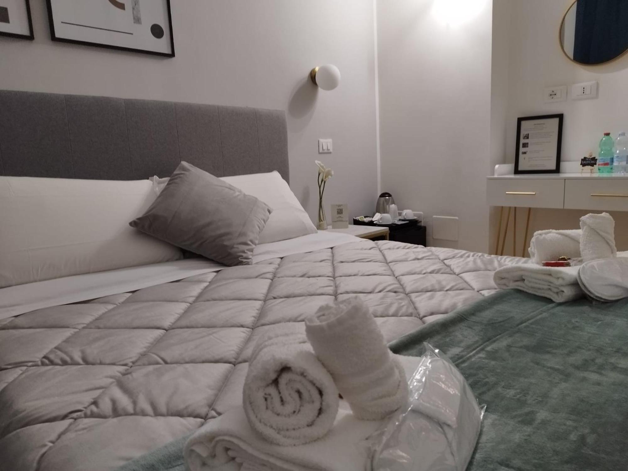 Ad Cavour Luxury Rooms - By Ad Roma Bilik gambar