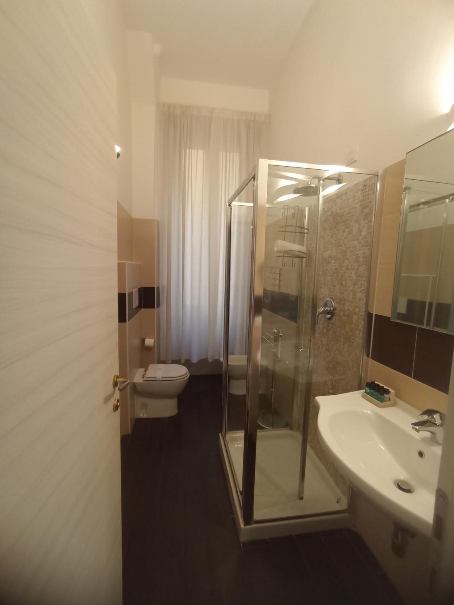 Ad Cavour Luxury Rooms - By Ad Roma Bilik gambar